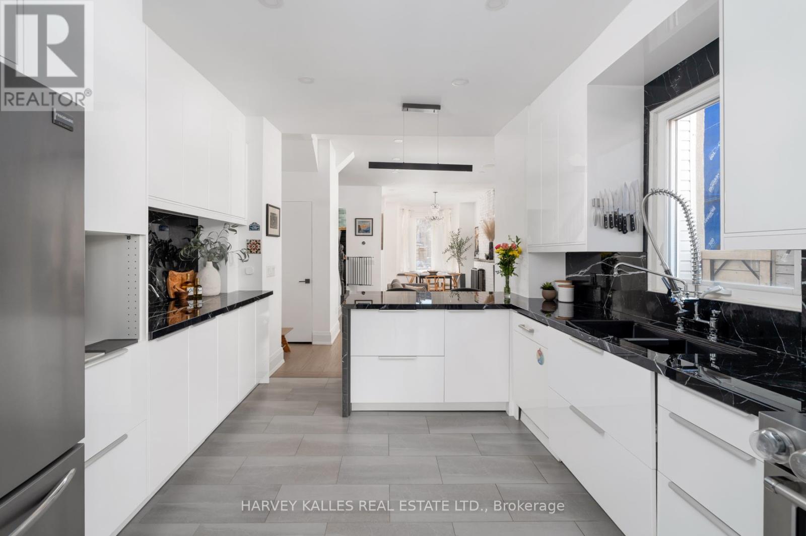 281 Lisgar Street, Toronto, Ontario  M6J 3H1 - Photo 13 - C13782826