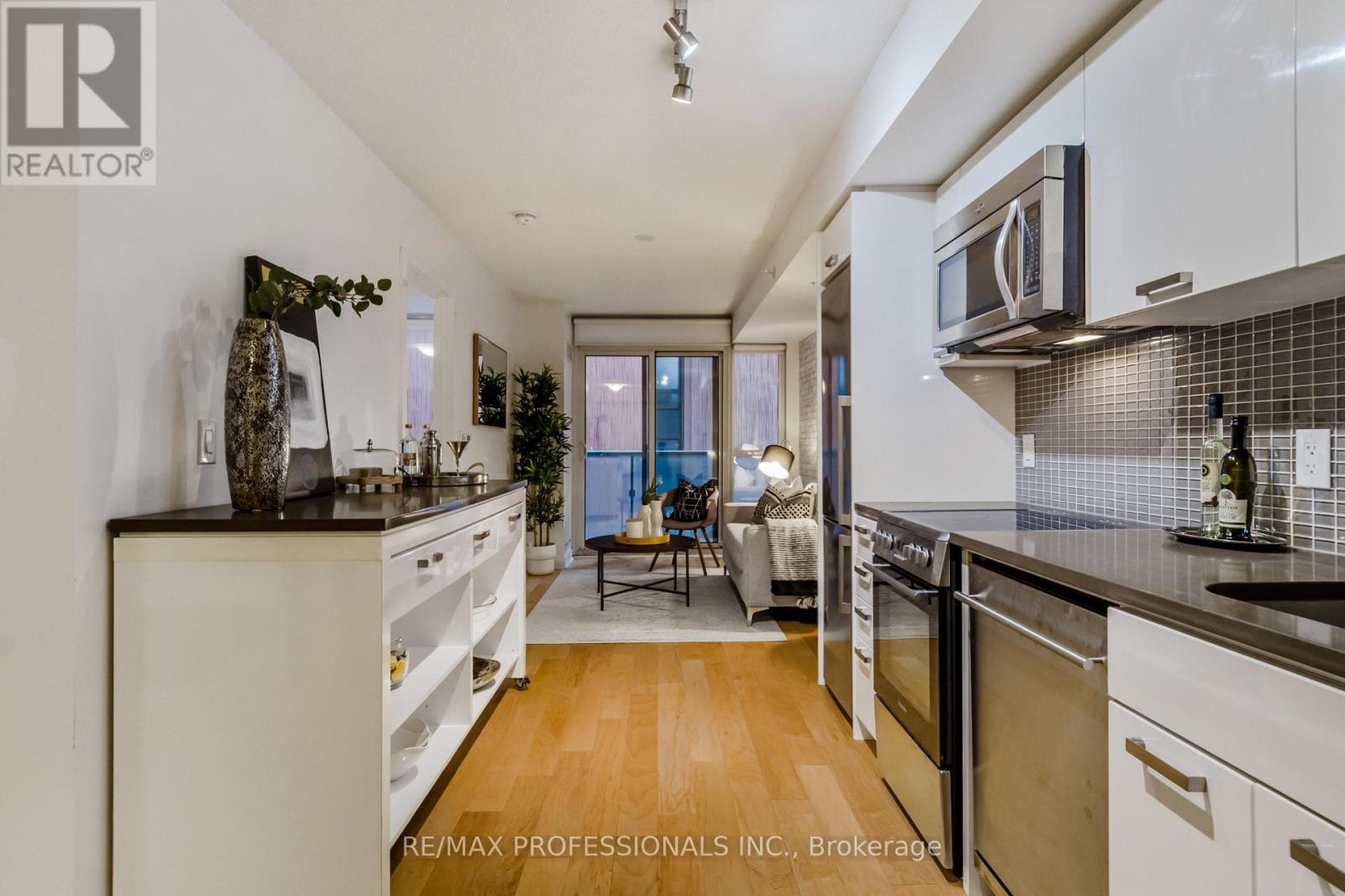 522 - 295 Adelaide Street W, Toronto (Waterfront Communities), Ontario  M5V 0L4 - Photo 11 - C13782906