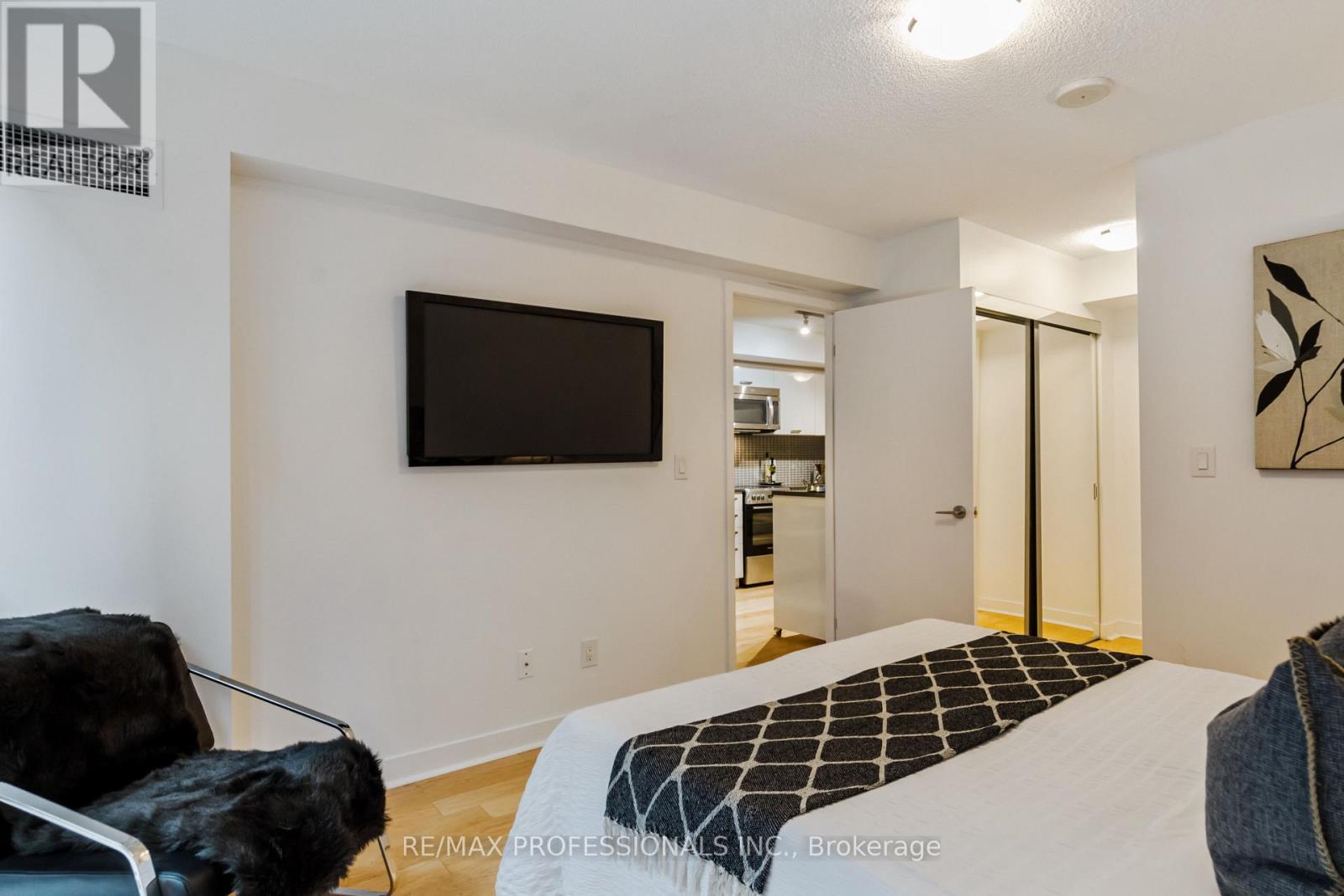 522 - 295 Adelaide Street W, Toronto (Waterfront Communities), Ontario  M5V 0L4 - Photo 17 - C13782906