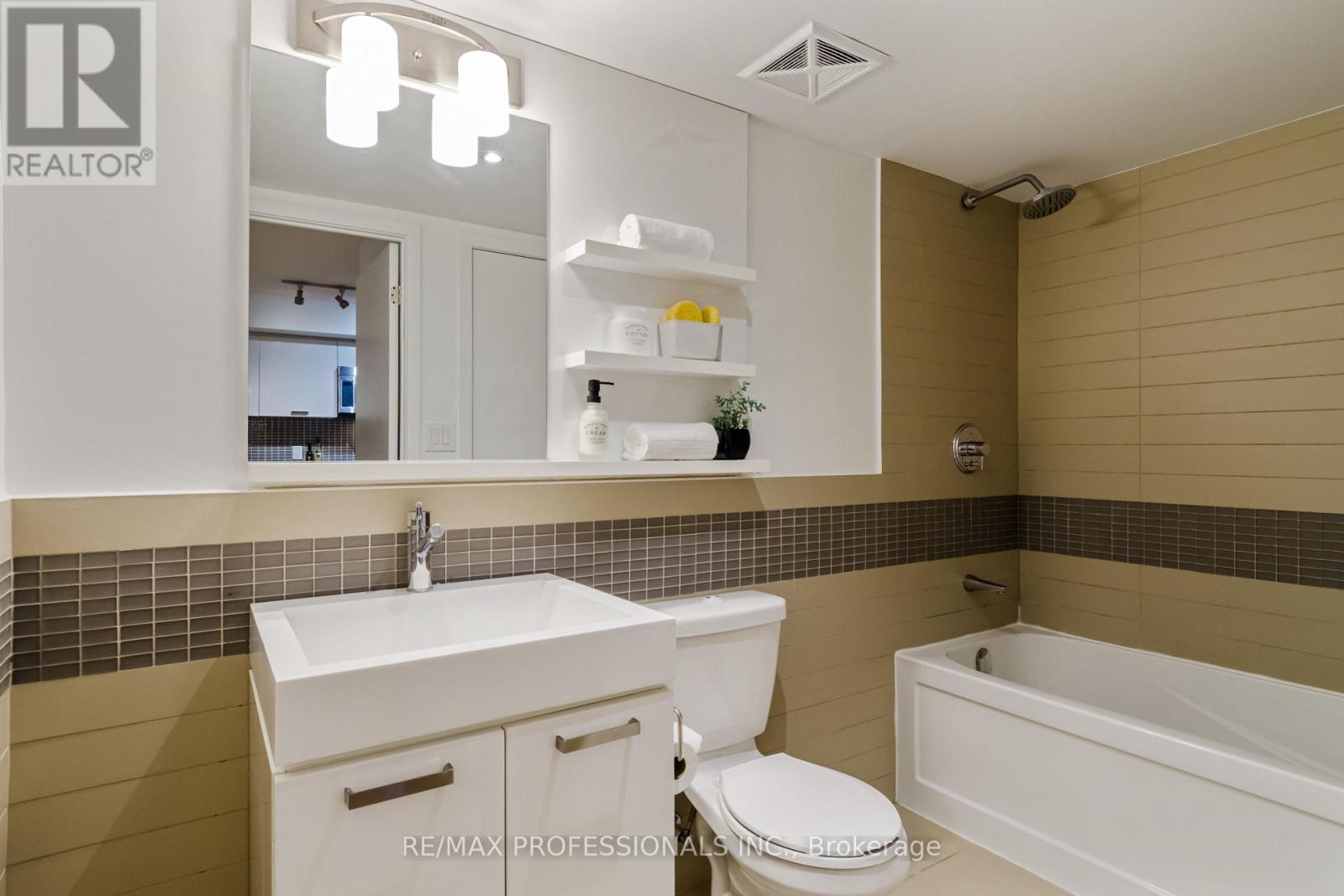 522 - 295 Adelaide Street W, Toronto (Waterfront Communities), Ontario  M5V 0L4 - Photo 23 - C13782906