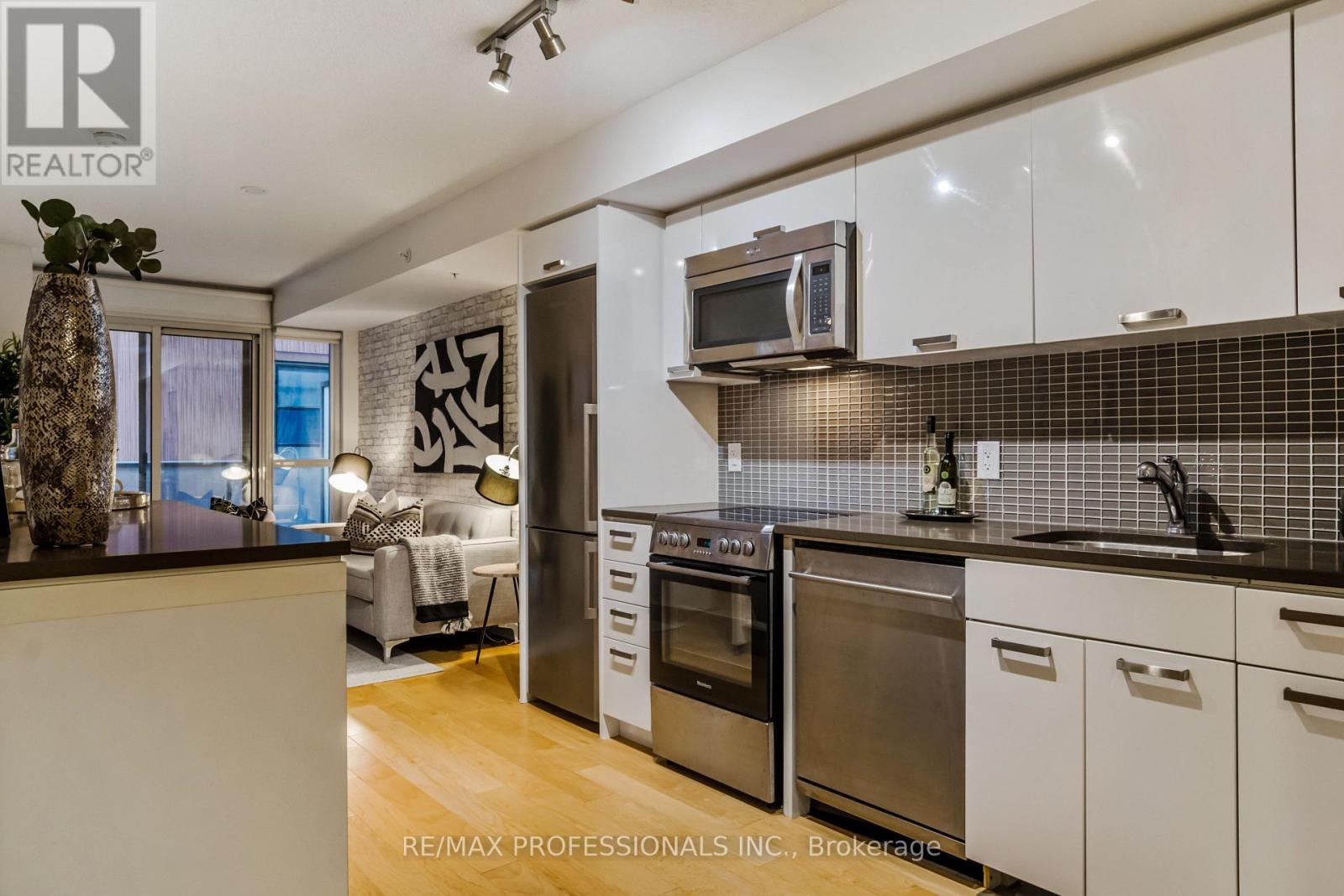 522 - 295 Adelaide Street W, Toronto (Waterfront Communities), Ontario  M5V 0L4 - Photo 8 - C13782906