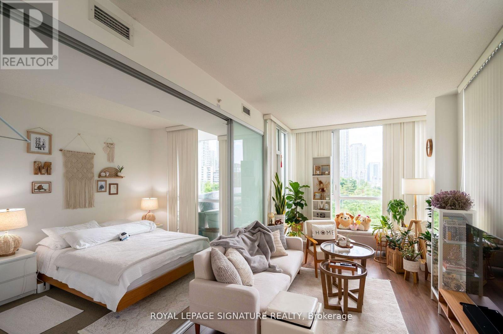 607 - 75 Queens Wharf Road, Toronto, Ontario  M5V 0J8 - Photo 6 - C13782908