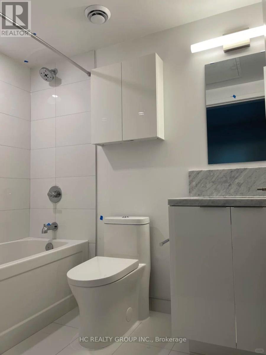 2612 - 230 Simcoe Street, Toronto (Kensington-Chinatown), Ontario  M5T 0G7 - Photo 3 - C13782946