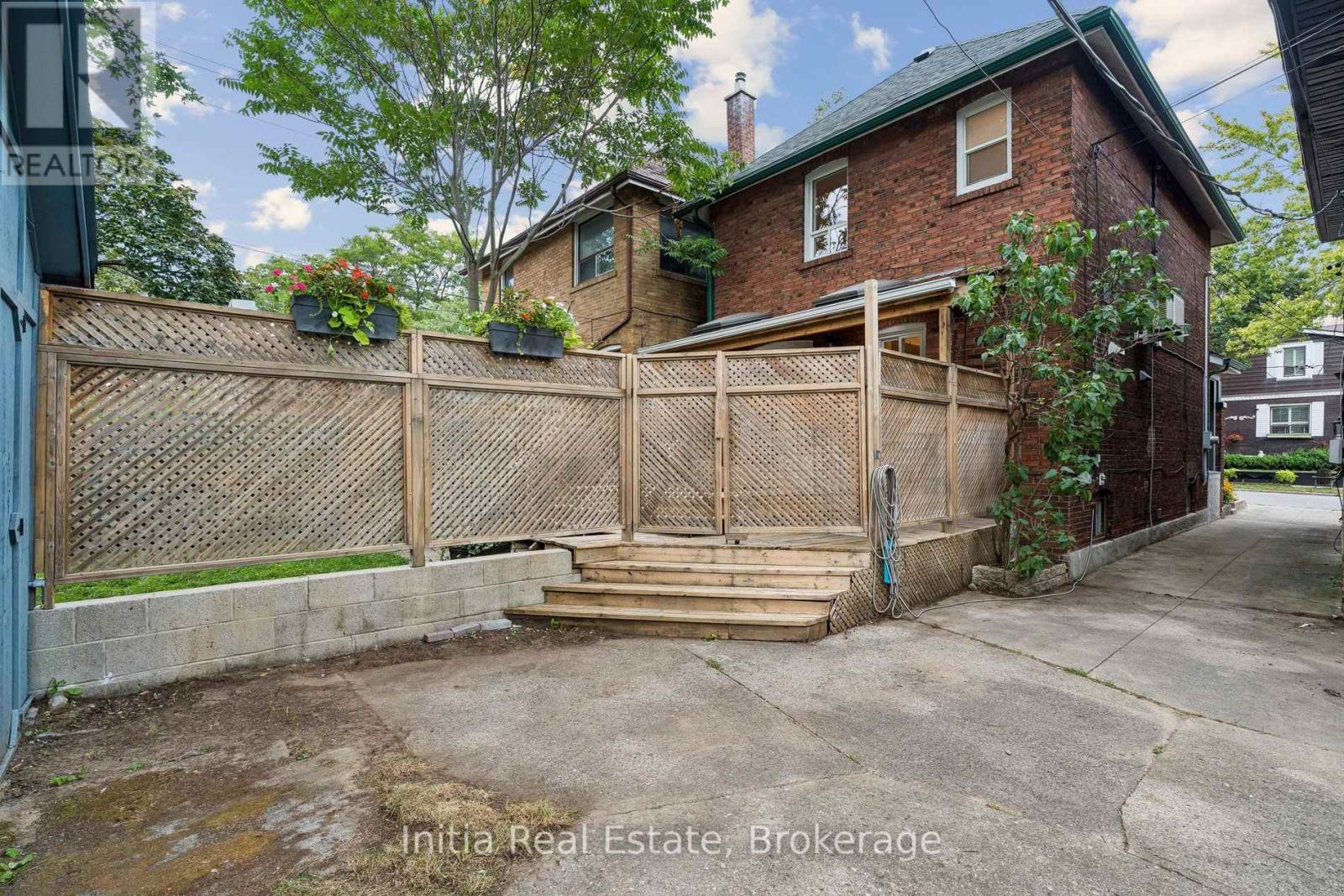 16 Glebemount Avenue, Toronto, Ontario  M4C 3R3 - Photo 39 - E13782830