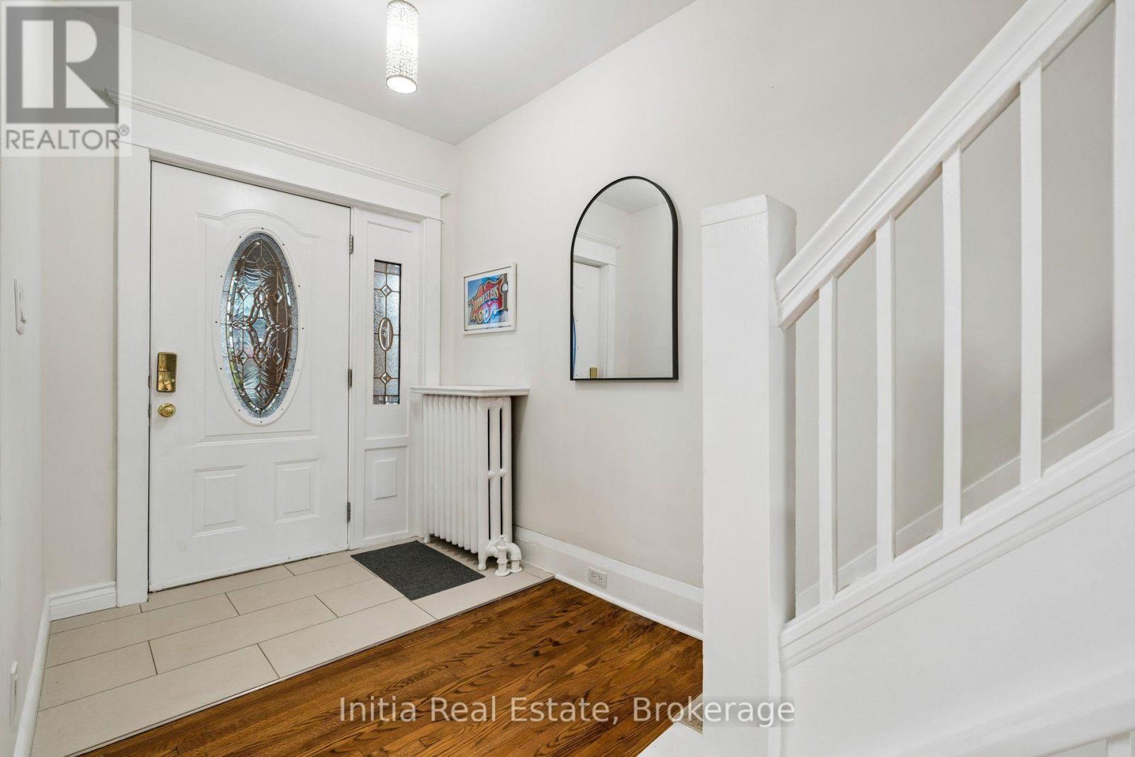 16 Glebemount Avenue, Toronto, Ontario  M4C 3R3 - Photo 4 - E13782830