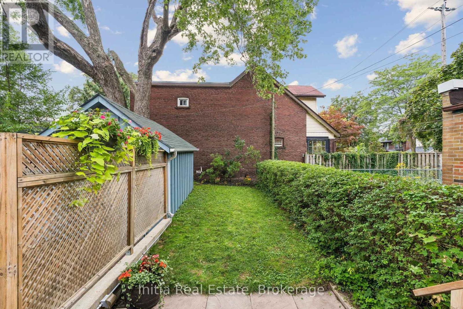 16 Glebemount Avenue, Toronto, Ontario  M4C 3R3 - Photo 44 - E13782830
