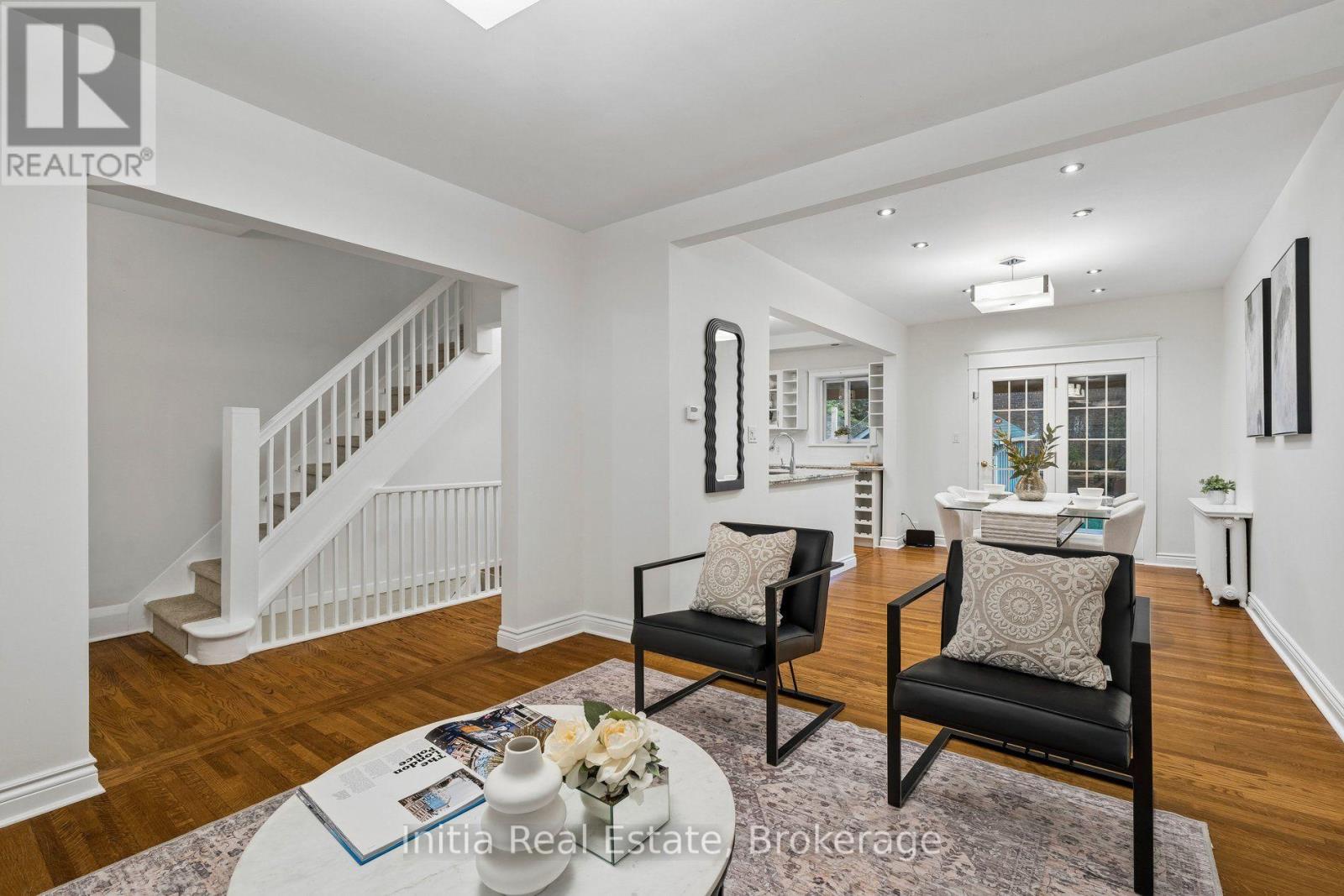 16 Glebemount Avenue, Toronto, Ontario  M4C 3R3 - Photo 9 - E13782830