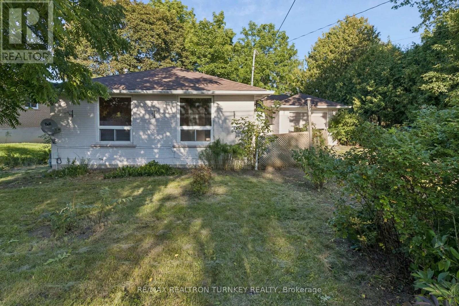 105 BOLTON AVENUE, Newmarket, Ontario