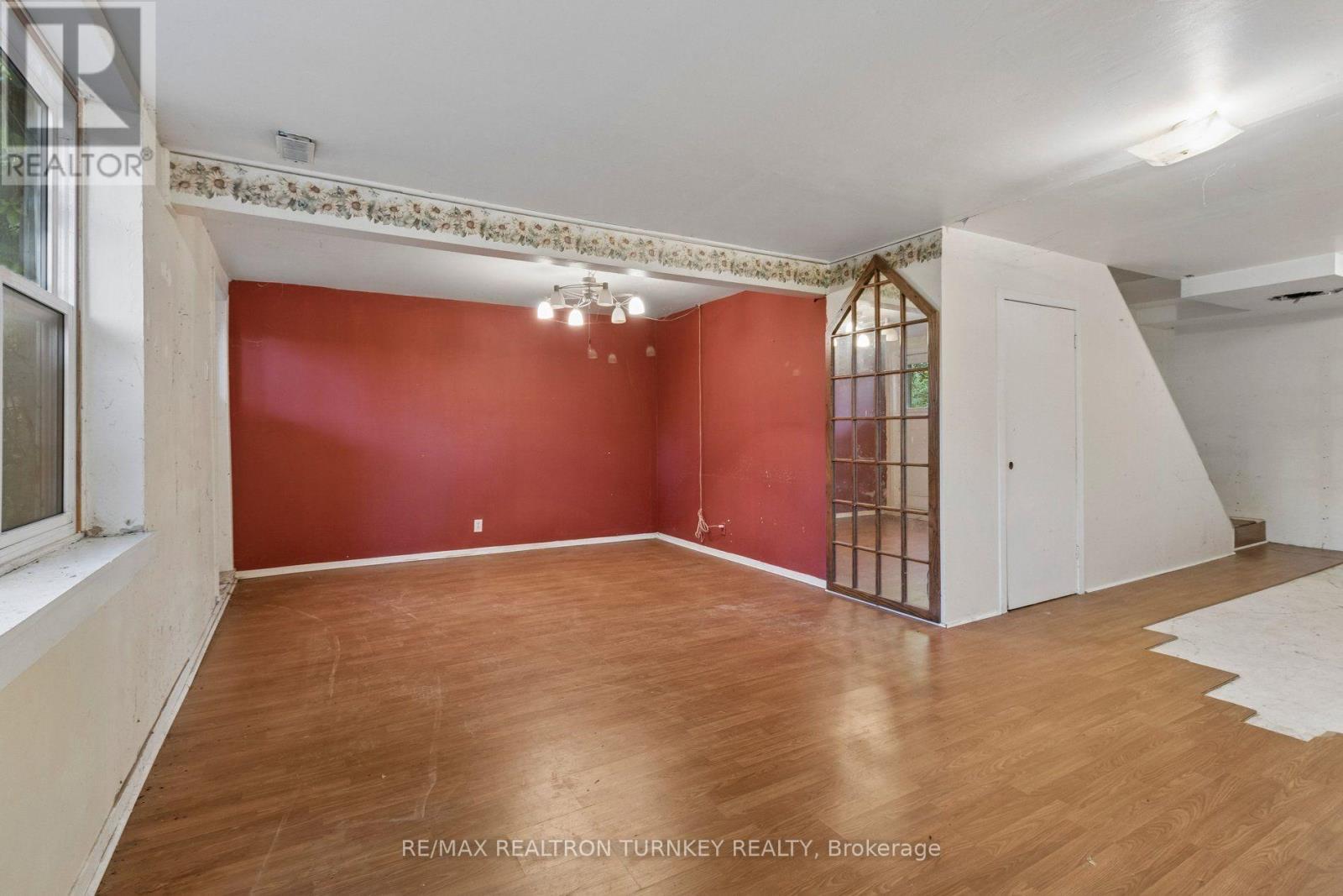 105 Bolton Avenue, Newmarket (Huron Heights-Leslie Valley), Ontario  L3Y 2X3 - Photo 29 - N13782856
