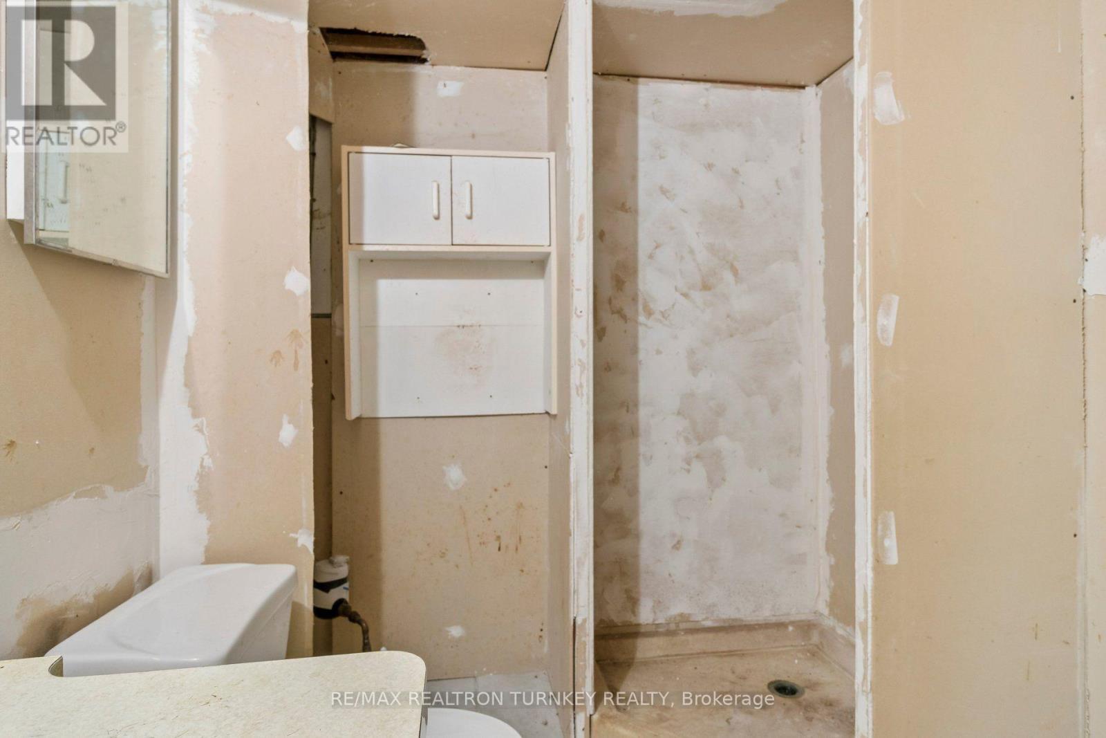 105 Bolton Avenue, Newmarket (Huron Heights-Leslie Valley), Ontario  L3Y 2X3 - Photo 31 - N13782856