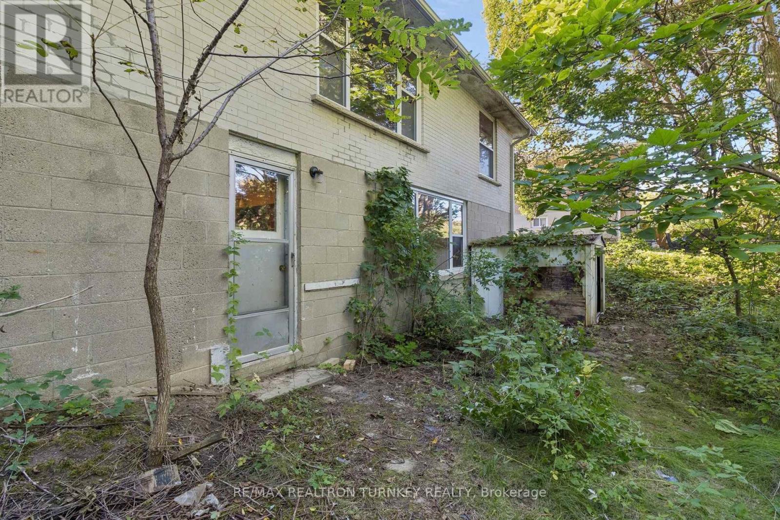 105 Bolton Avenue, Newmarket (Huron Heights-Leslie Valley), Ontario  L3Y 2X3 - Photo 36 - N13782856
