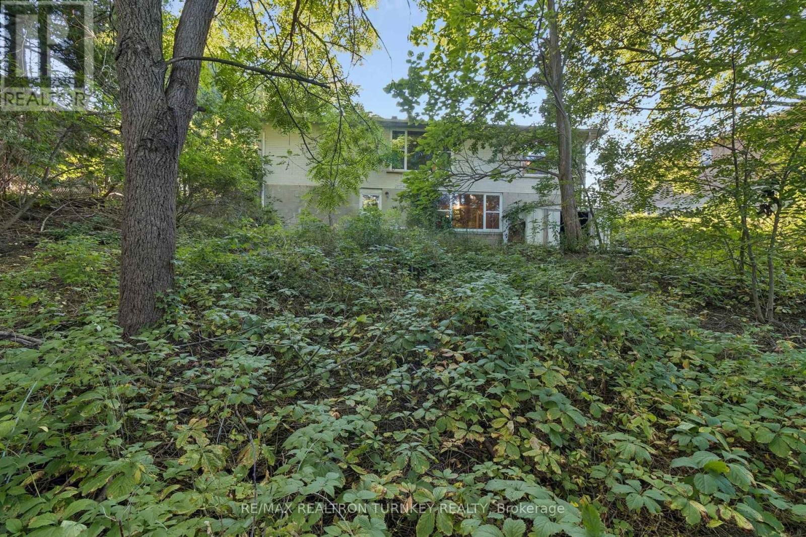 105 Bolton Avenue, Newmarket (Huron Heights-Leslie Valley), Ontario  L3Y 2X3 - Photo 39 - N13782856