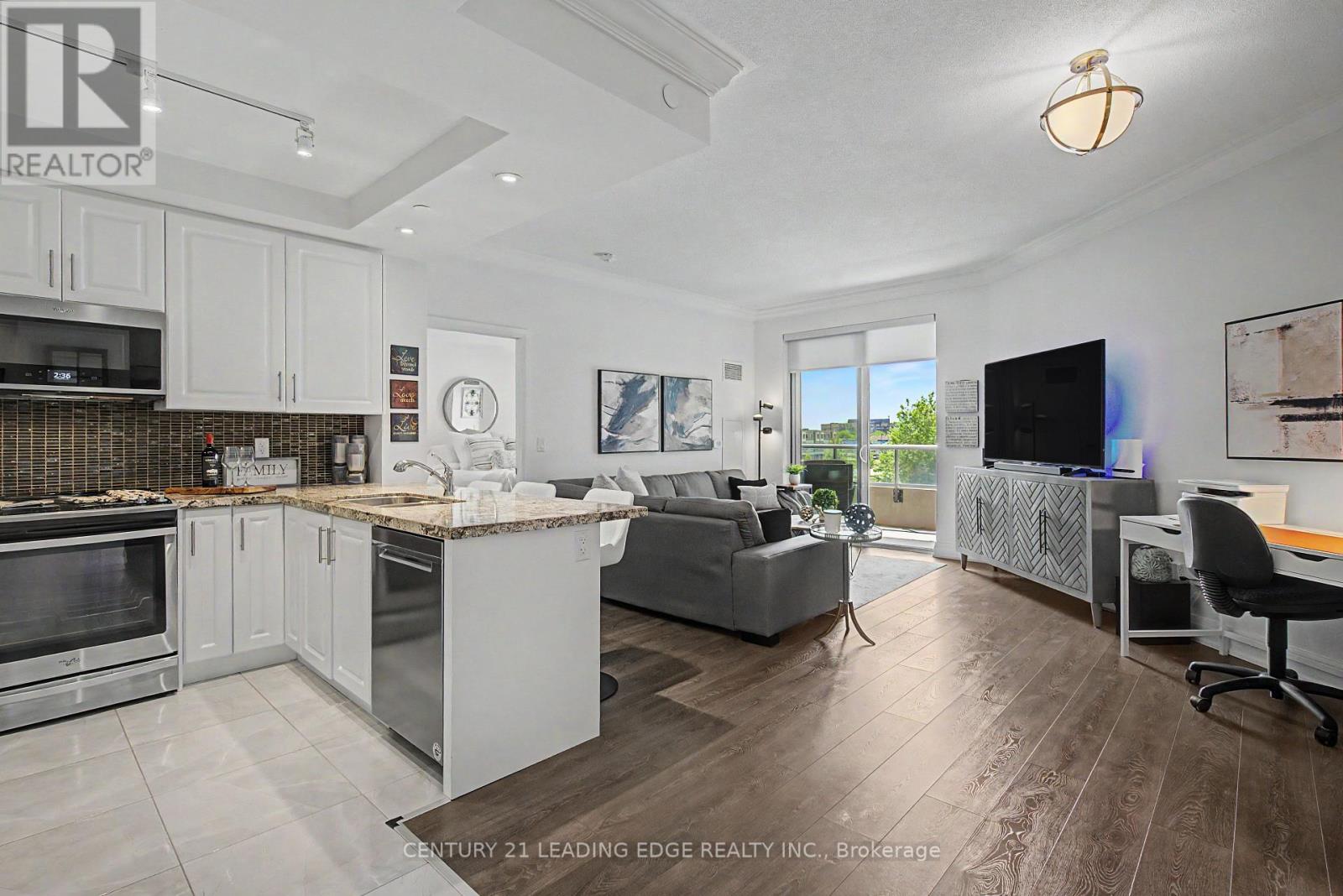 312 - 25 Baker Hill Boulevard, Whitchurch-Stouffville (Stouffville), Ontario  L4A 1P8 - Photo 6 - N13782868