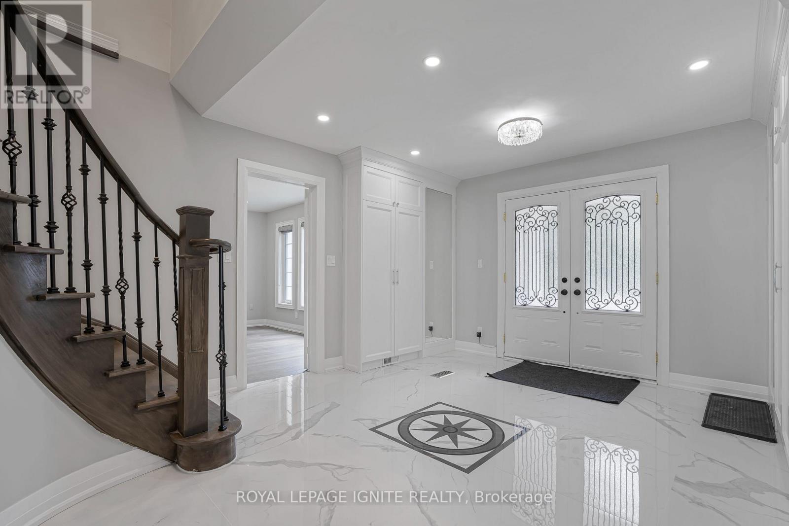 69 Raeview Drive, Whitchurch-Stouffville, Ontario  L4A 3G7 - Photo 2 - N13782882