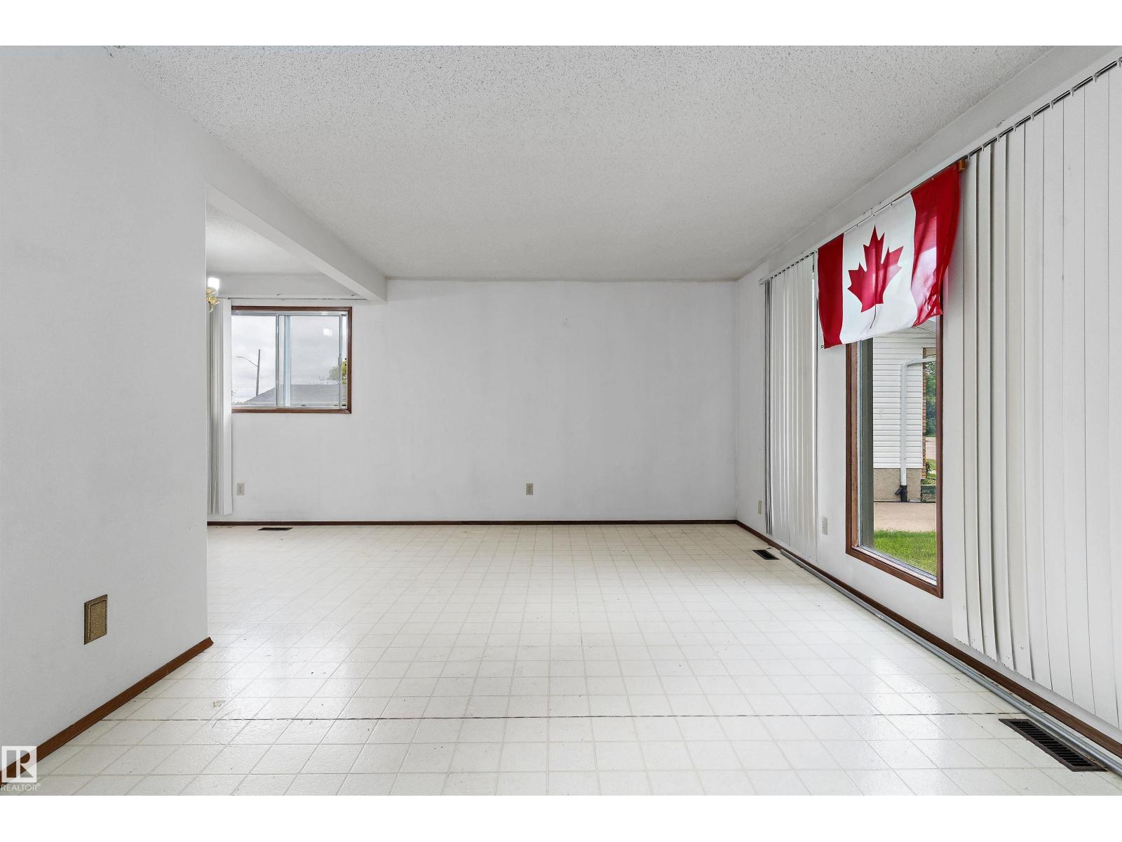 1139 68 St NW, Edmonton, Alberta  T6K 3K3 - Photo 8 - E4508654