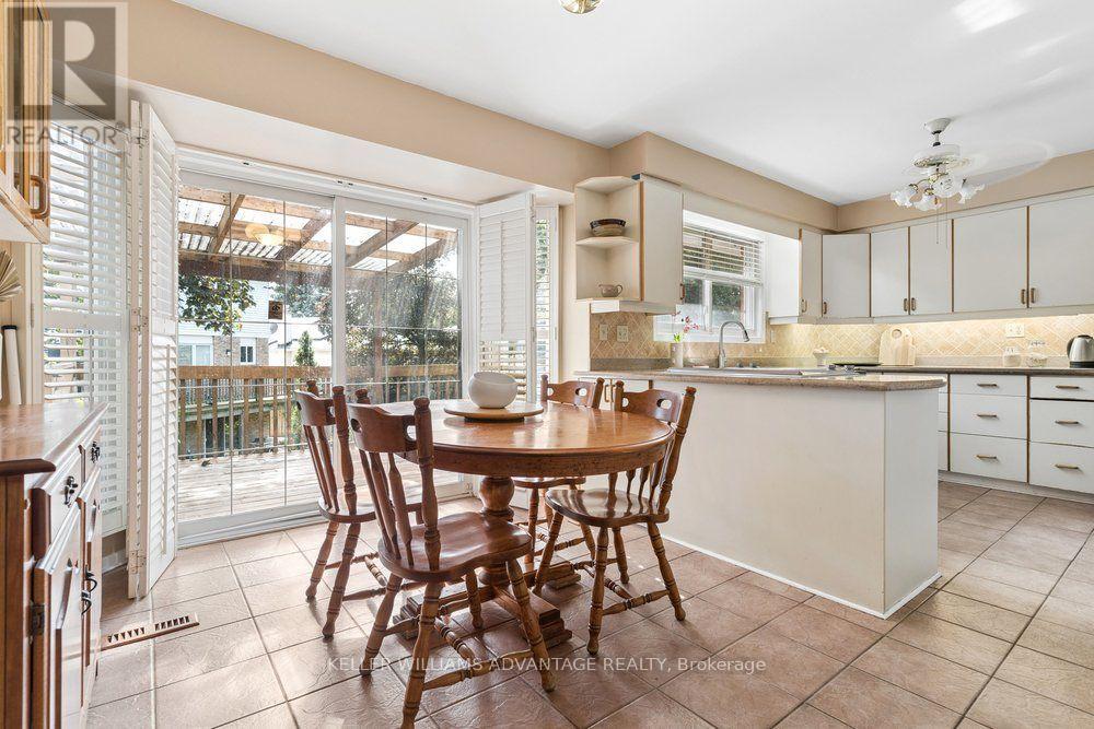 2192 Castlestone Court, Mississauga, Ontario  L5B 1Y1 - Photo 11 - W13782842