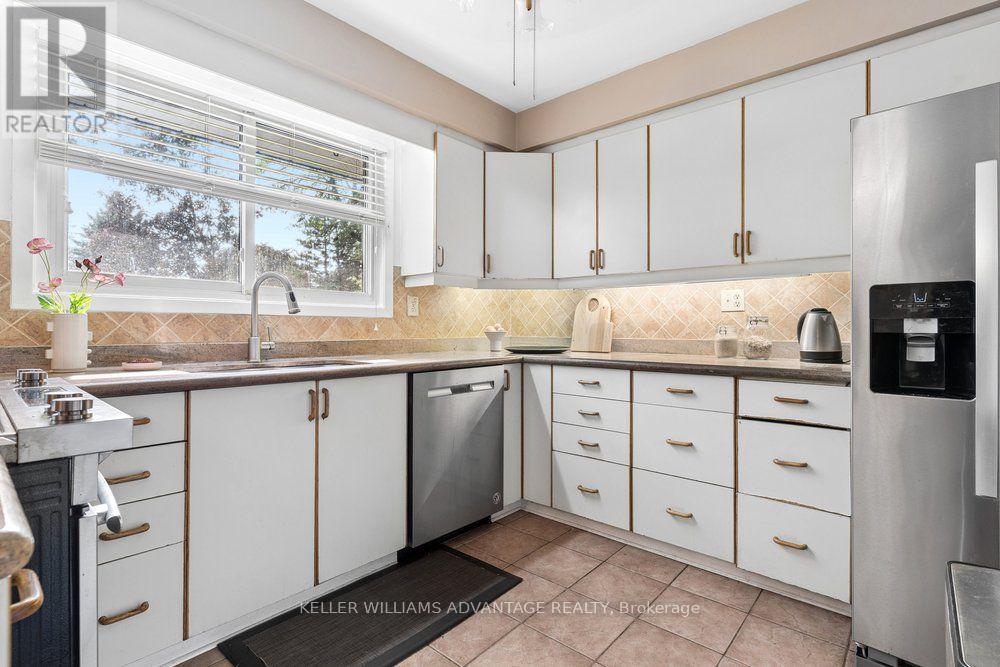 2192 Castlestone Court, Mississauga, Ontario  L5B 1Y1 - Photo 13 - W13782842