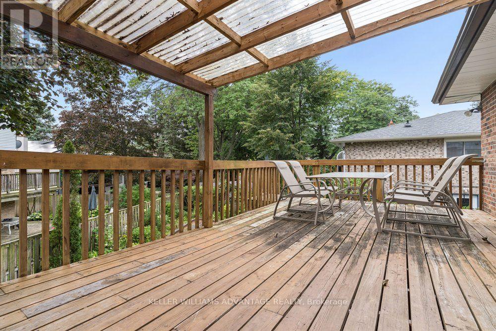 2192 Castlestone Court, Mississauga, Ontario  L5B 1Y1 - Photo 18 - W13782842