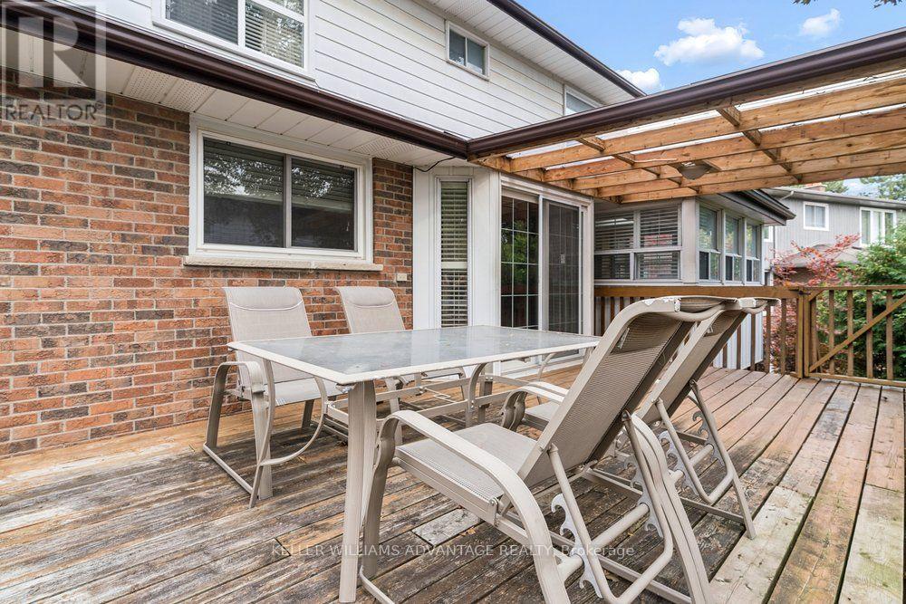 2192 Castlestone Court, Mississauga, Ontario  L5B 1Y1 - Photo 19 - W13782842