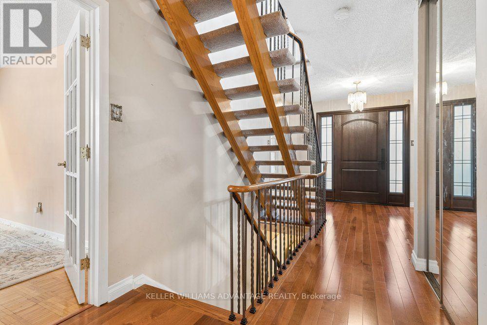 2192 Castlestone Court, Mississauga, Ontario  L5B 1Y1 - Photo 23 - W13782842
