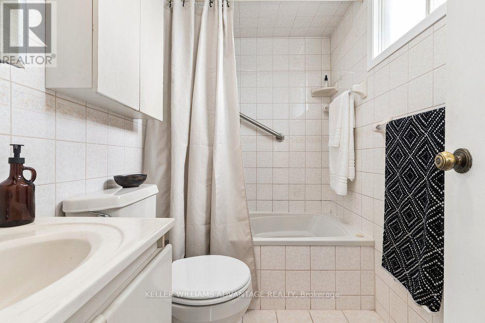 2192 Castlestone Court, Mississauga, Ontario  L5B 1Y1 - Photo 26 - W13782842