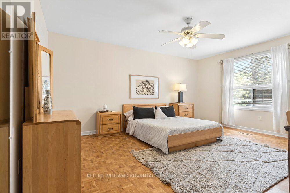 2192 Castlestone Court, Mississauga, Ontario  L5B 1Y1 - Photo 30 - W13782842