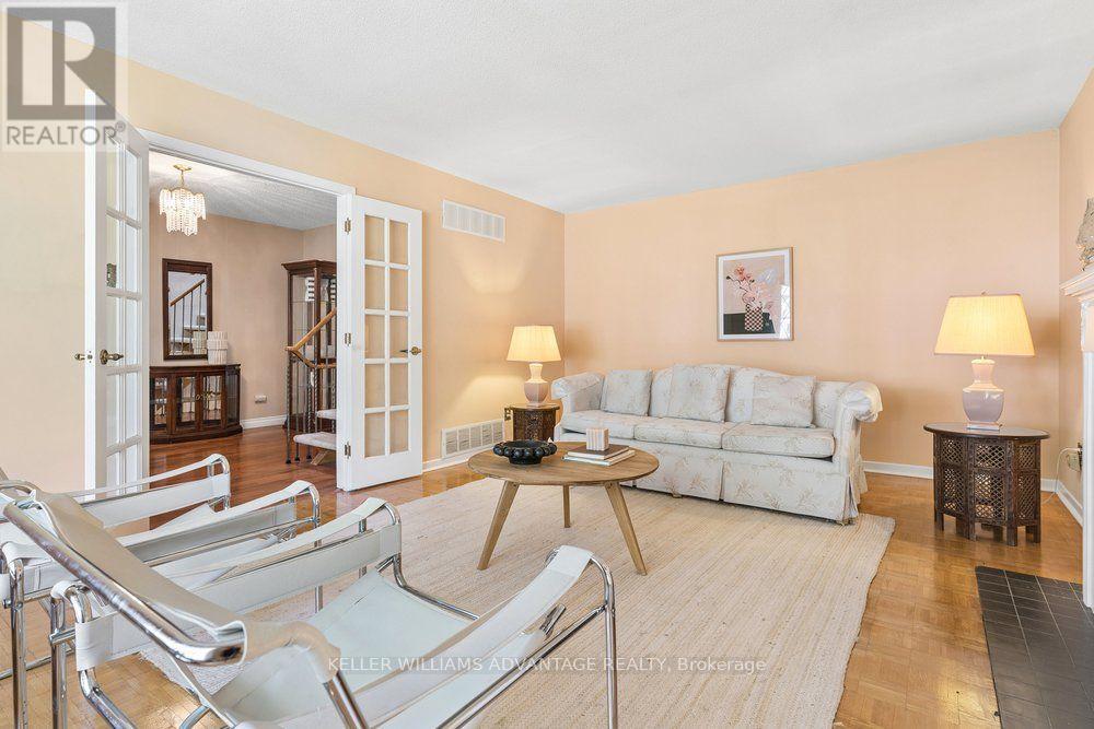 2192 Castlestone Court, Mississauga, Ontario  L5B 1Y1 - Photo 6 - W13782842