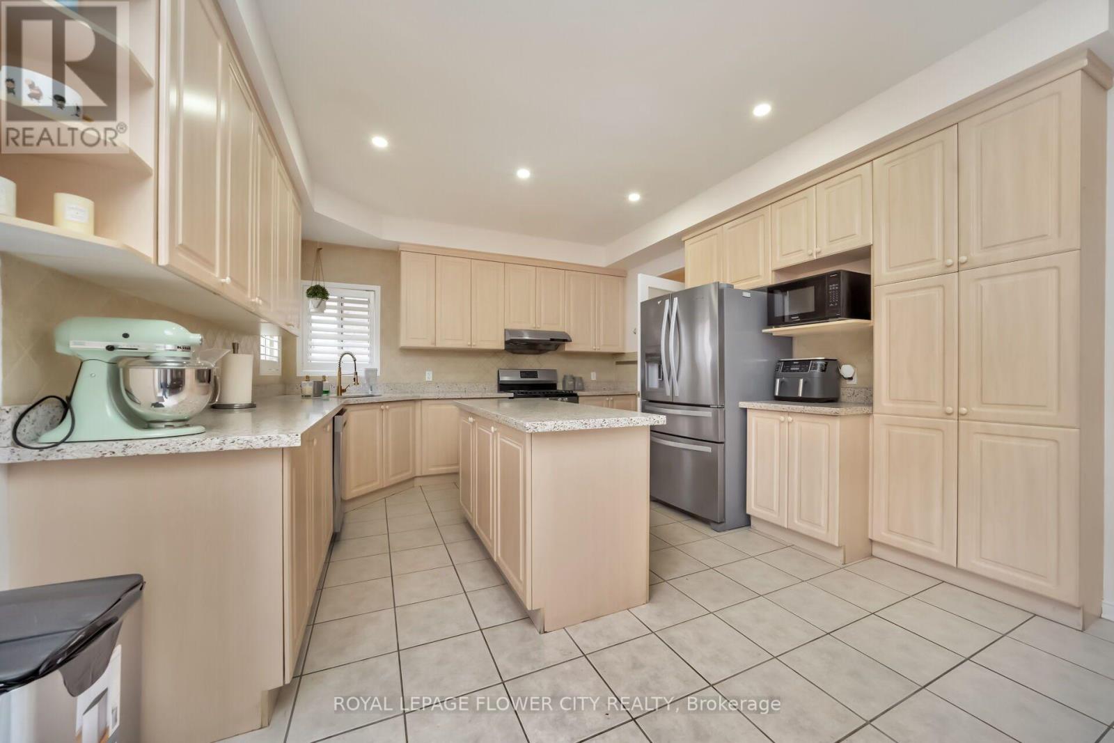 36 Borneo Crescent, Brampton, Ontario  L6R 3C5 - Photo 15 - W13782852
