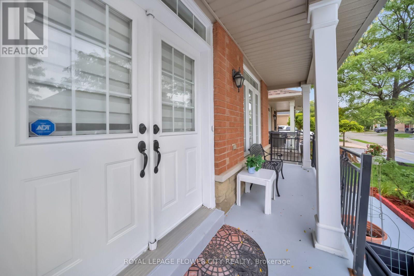 36 Borneo Crescent, Brampton, Ontario  L6R 3C5 - Photo 4 - W13782852