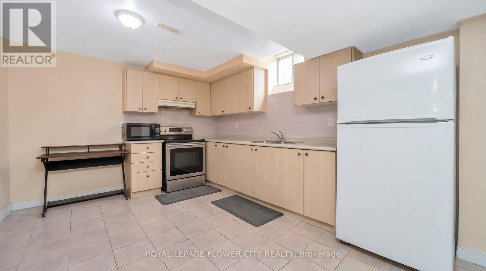 36 Borneo Crescent, Brampton, Ontario  L6R 3C5 - Photo 43 - W13782852