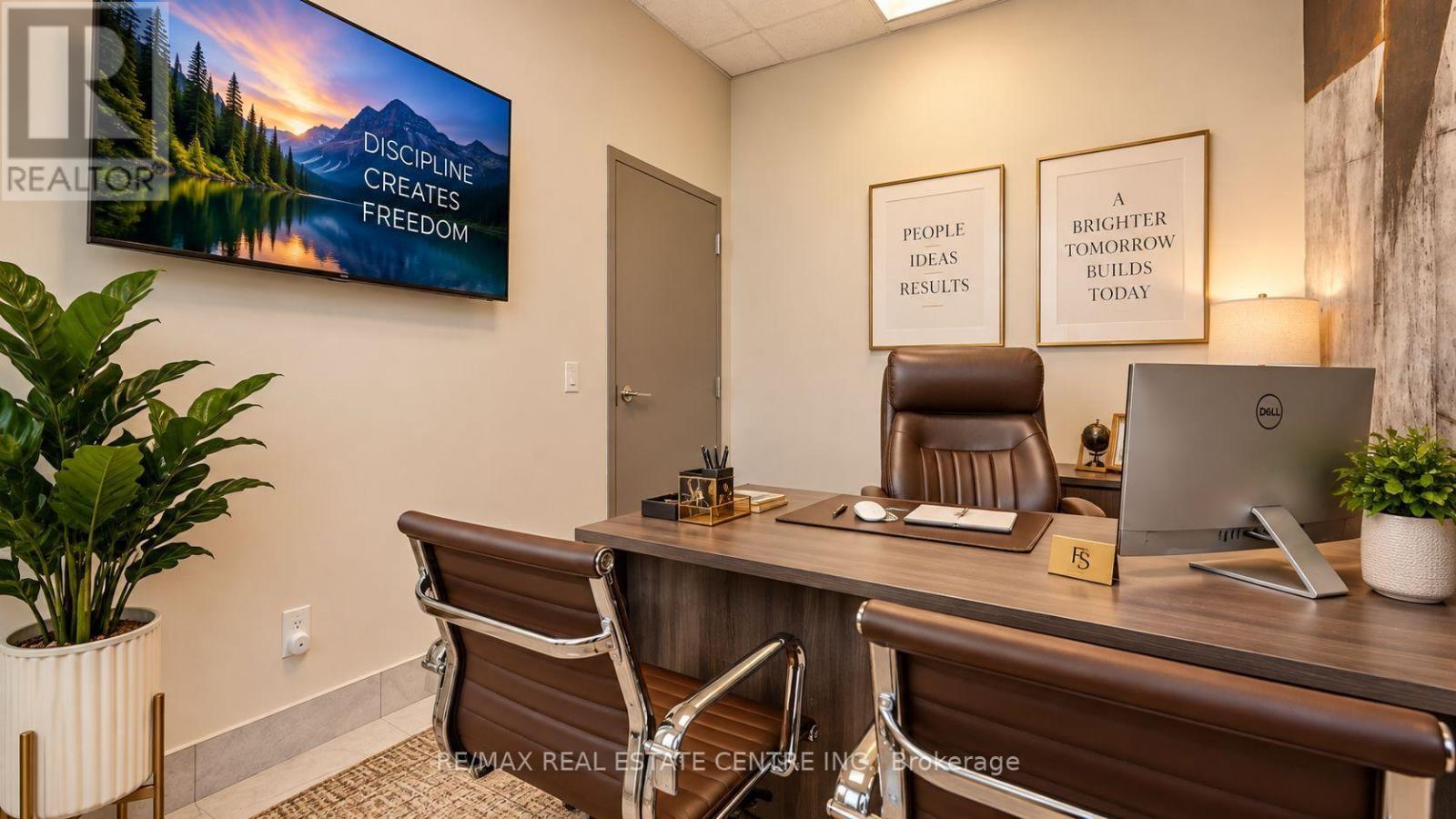 4 - 150 Oak Park Boulevard, Oakville, Ontario  L6H 0E7 - Photo 11 - W13782916