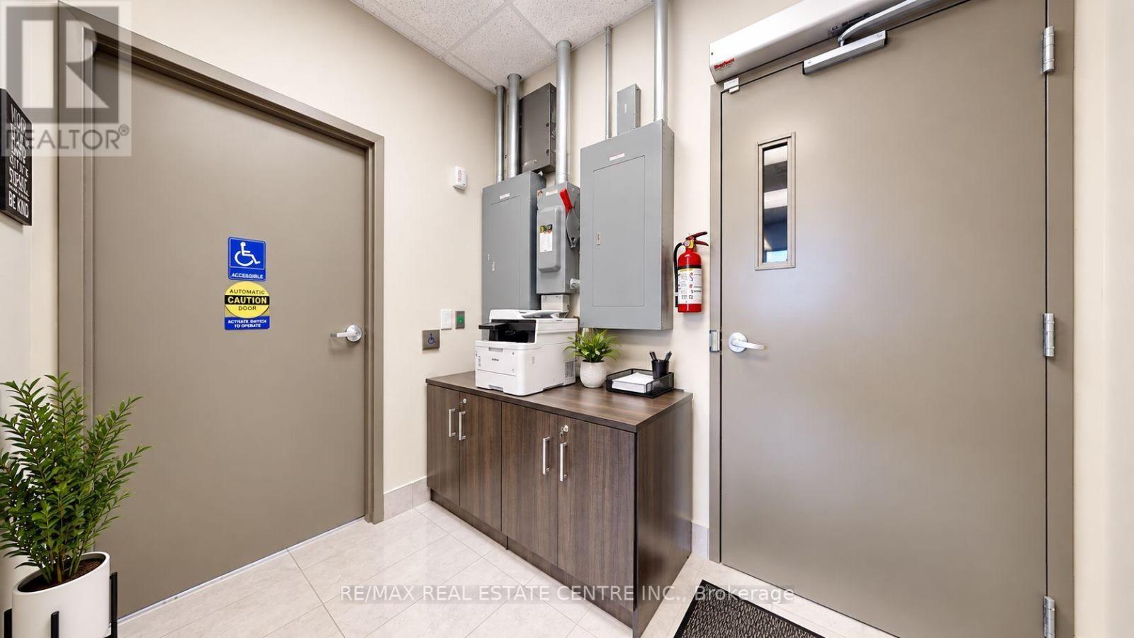 4 - 150 Oak Park Boulevard, Oakville, Ontario  L6H 0E7 - Photo 26 - W13782916
