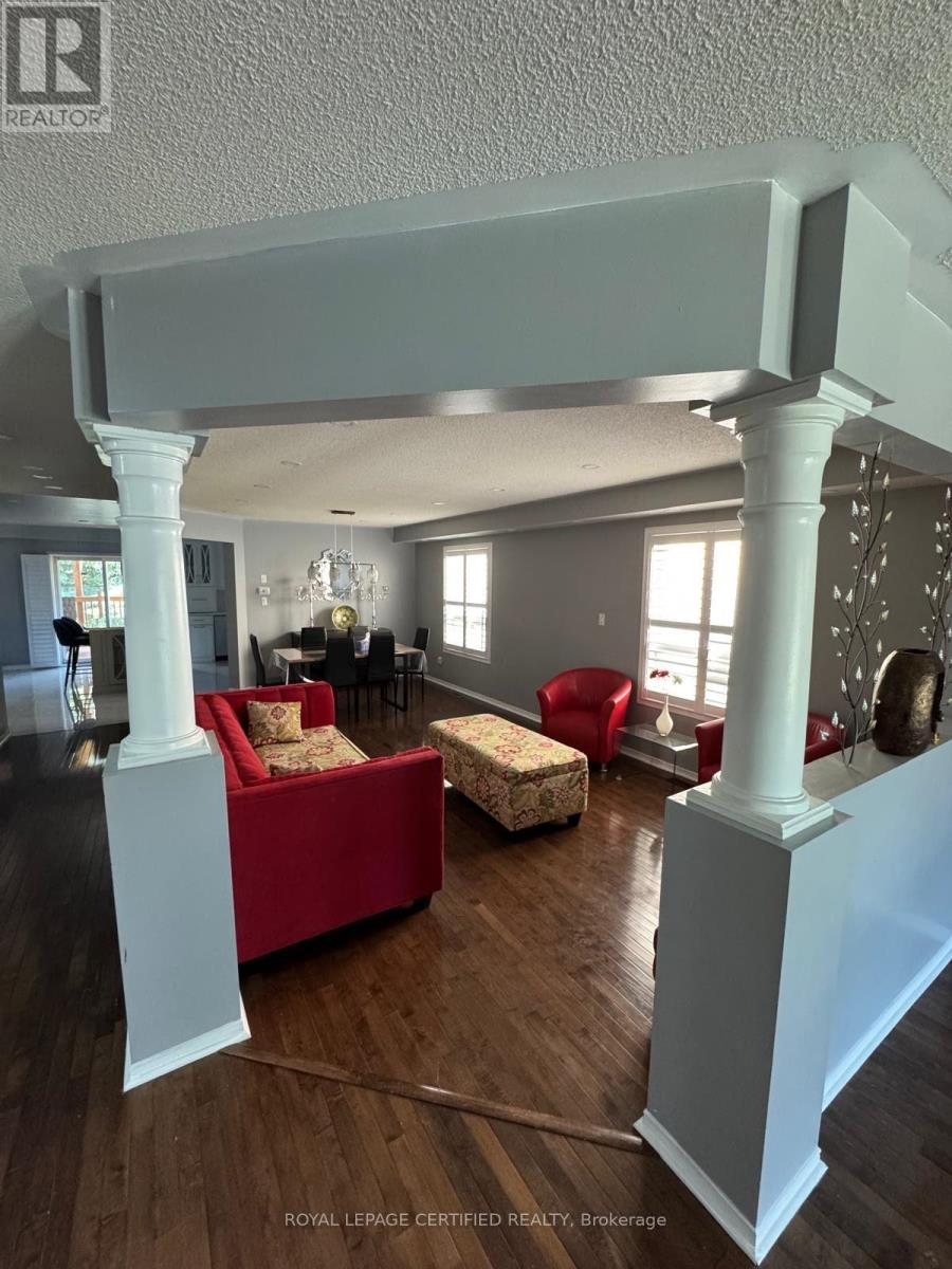 136 Luella Crescent, Brampton (Fletcher's Meadow), Ontario  L7A 3H8 - Photo 12 - W13782942