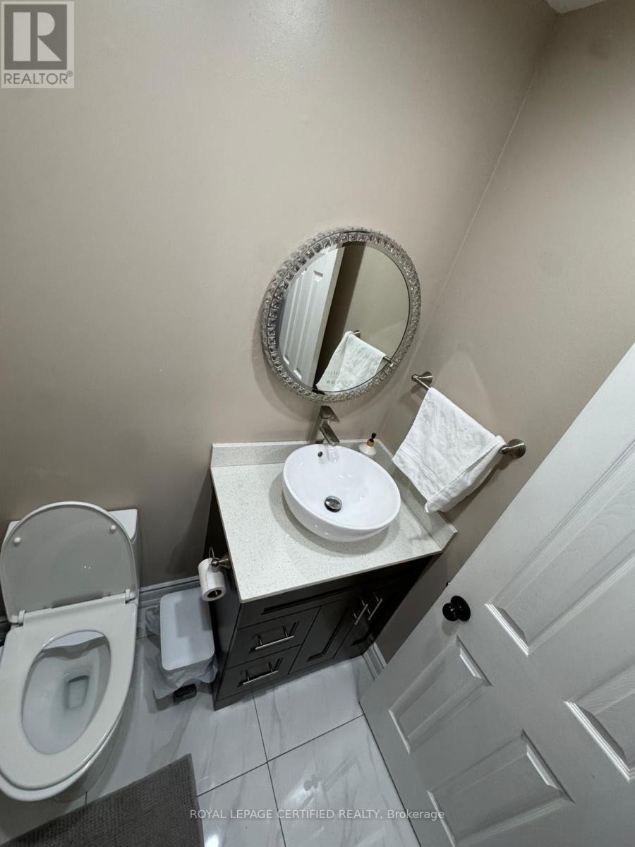 136 Luella Crescent, Brampton (Fletcher's Meadow), Ontario  L7A 3H8 - Photo 14 - W13782942