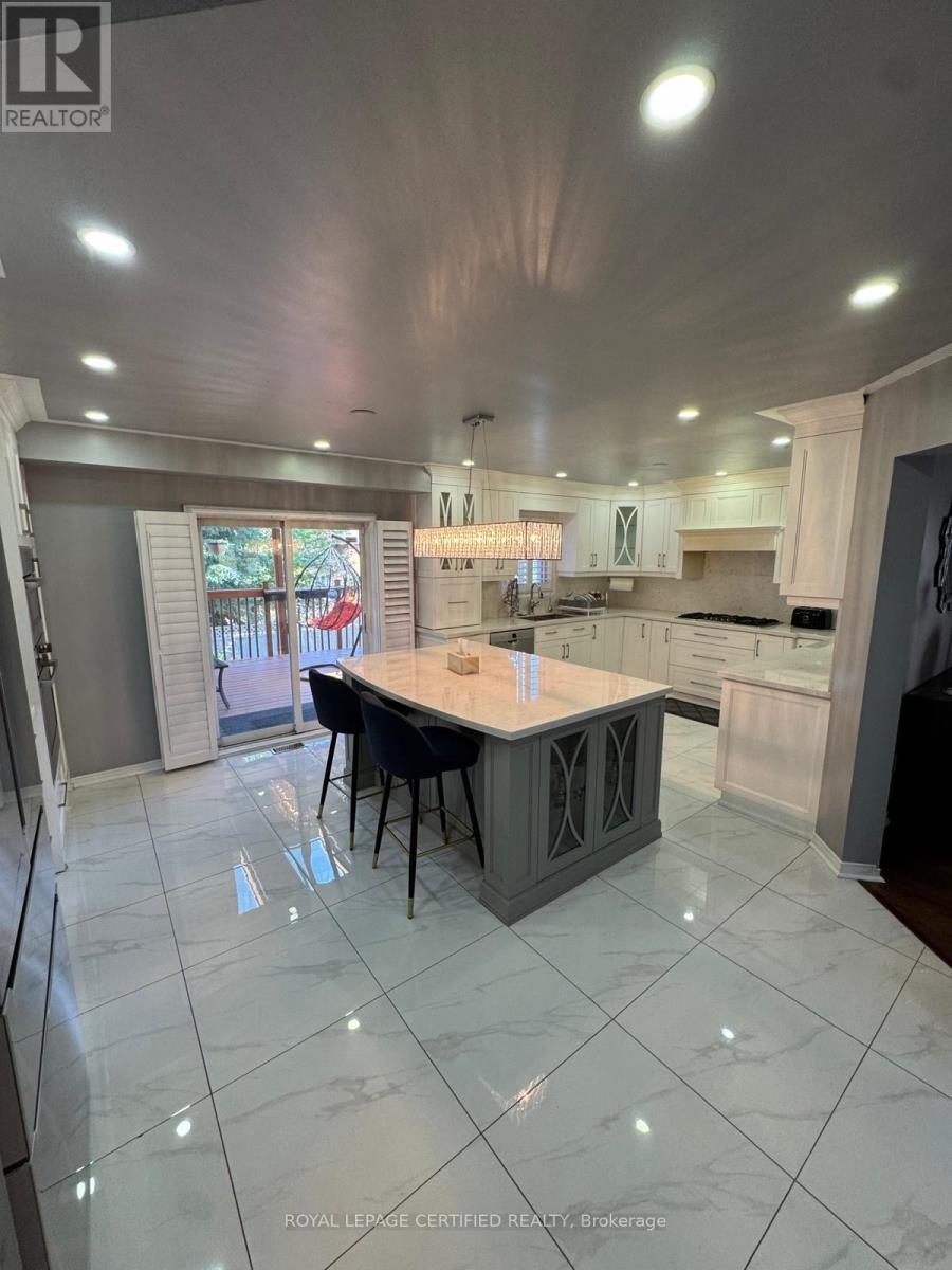 136 Luella Crescent, Brampton (Fletcher's Meadow), Ontario  L7A 3H8 - Photo 15 - W13782942