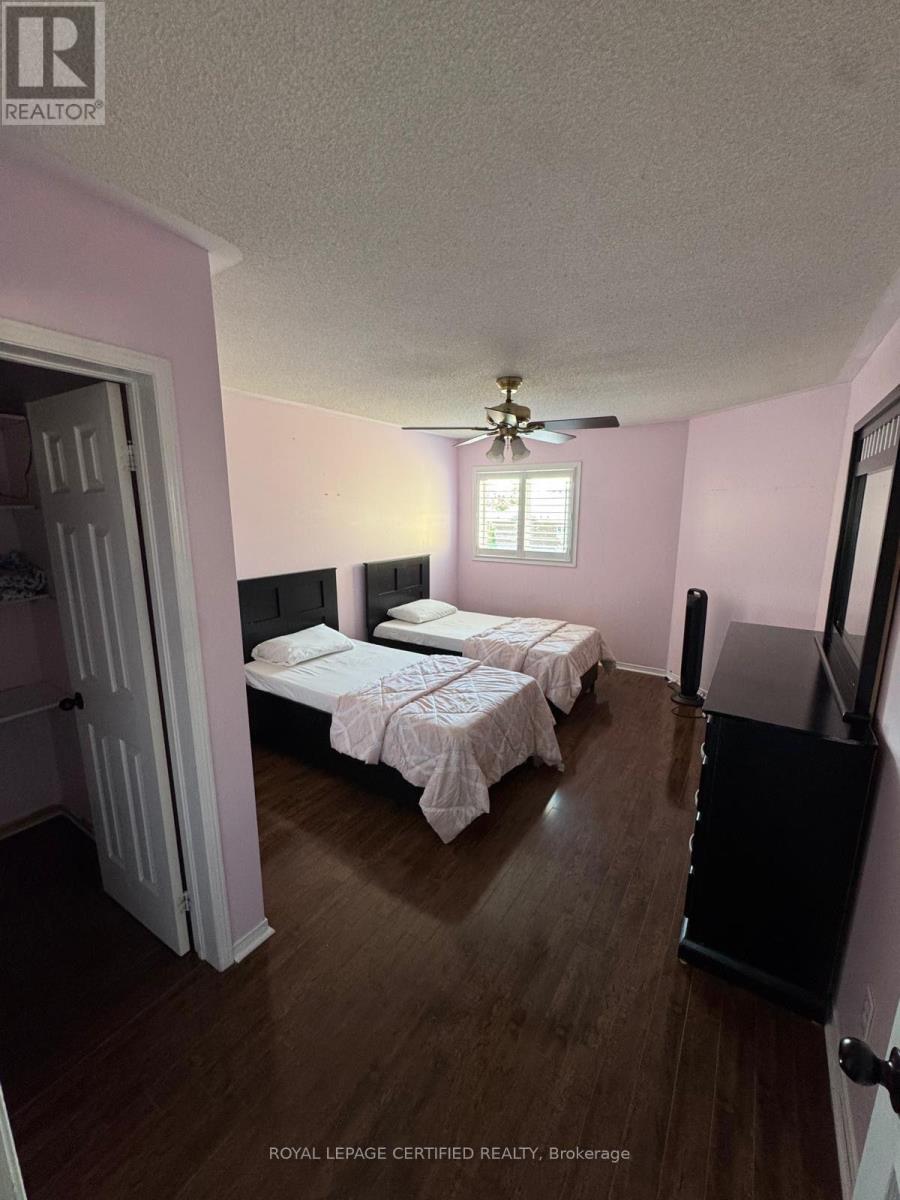 136 Luella Crescent, Brampton (Fletcher's Meadow), Ontario  L7A 3H8 - Photo 9 - W13782942