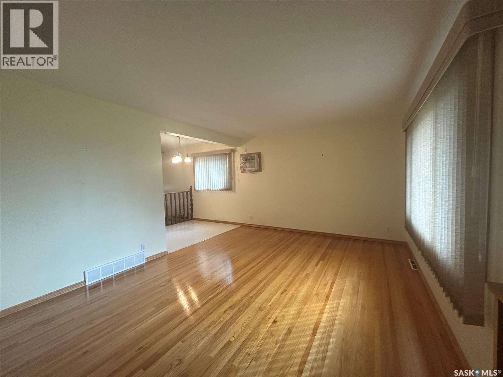 706 Vaughan Street W, Moose Jaw, Saskatchewan  S6H 5N5 - Photo 4 - SK048401