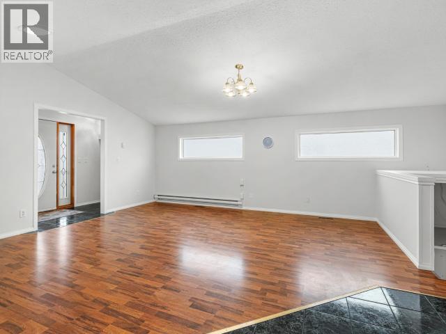 223-989 RANGE ROAD photo 3