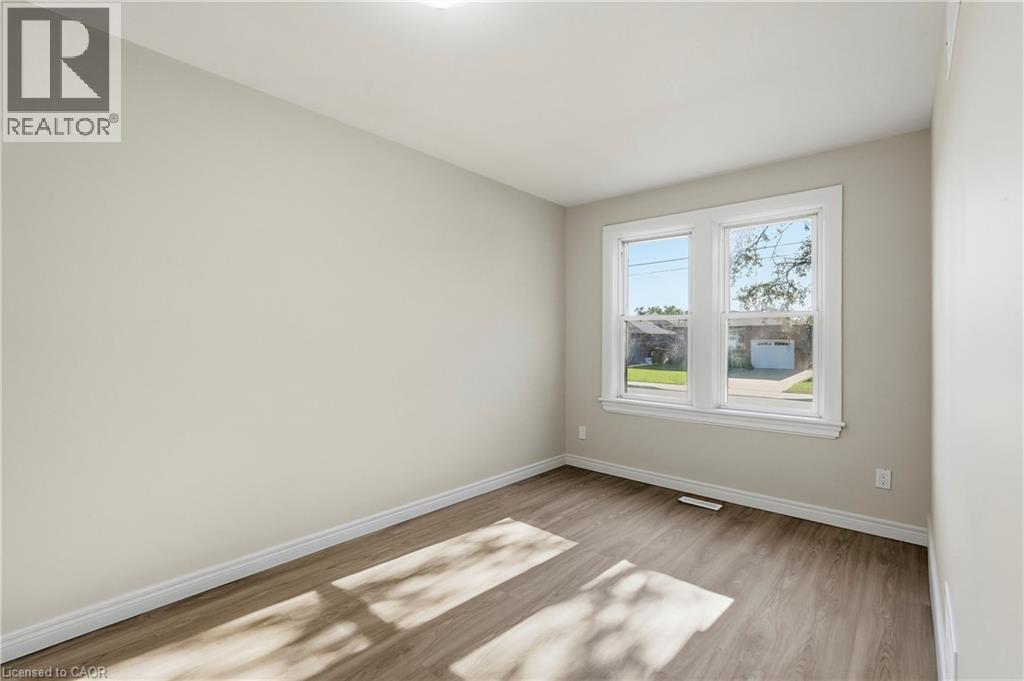 329 Talbot Street, Hamilton, Ontario  L8H 6T2 - Photo 14 - 40863140
