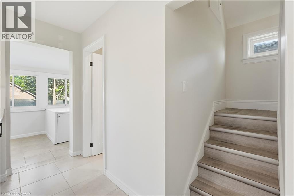 329 Talbot Street, Hamilton, Ontario  L8H 6T2 - Photo 17 - 40863140