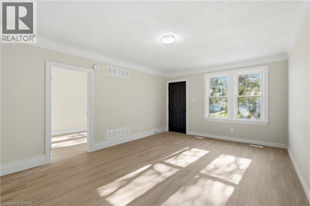 329 Talbot Street, Hamilton, Ontario  L8H 6T2 - Photo 8 - 40863140