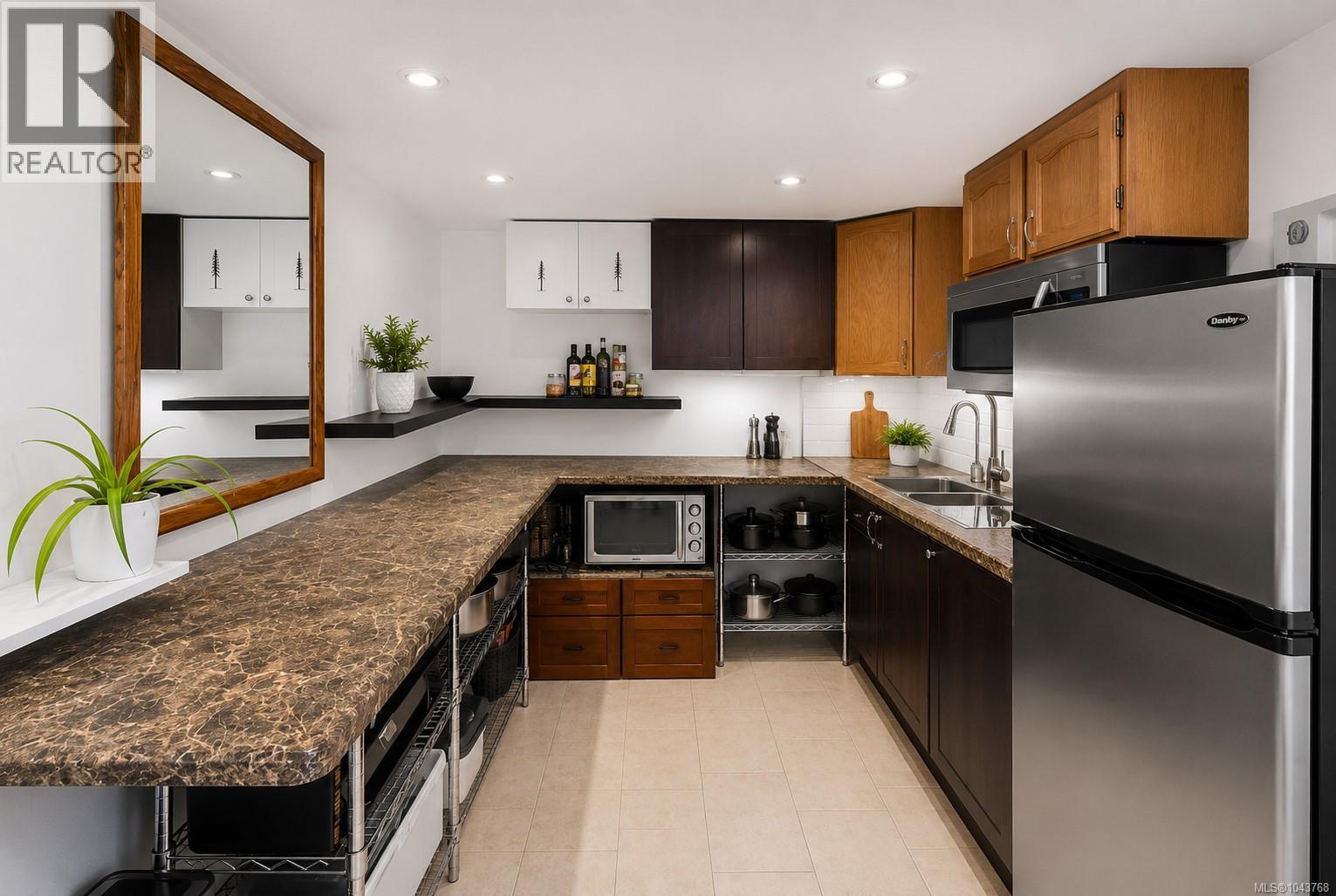 1120 Caledonia Ave, Victoria, British Columbia  V8T 1G1 - Photo 40 - 1043768