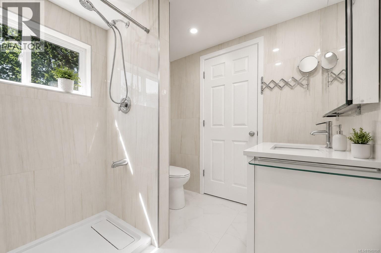 1120 Caledonia Ave, Victoria, British Columbia  V8T 1G1 - Photo 42 - 1043768
