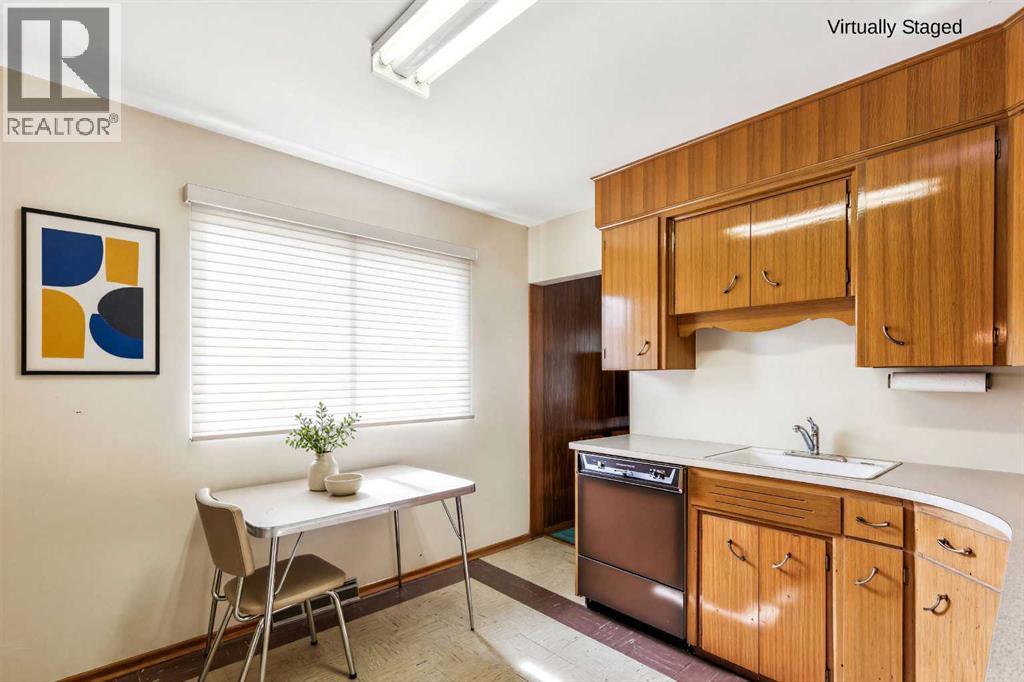 28 Gainsborough Drive SW, Calgary, Alberta  T3E 4W7 - Photo 19 - A2344269