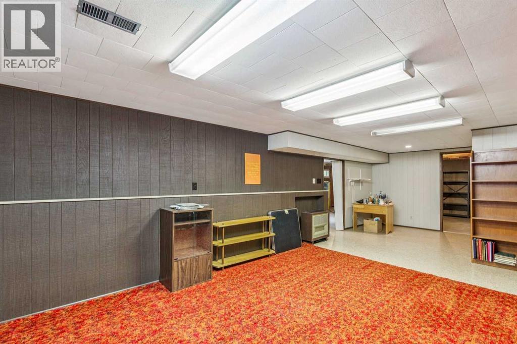 28 Gainsborough Drive SW, Calgary, Alberta  T3E 4W7 - Photo 30 - A2344269