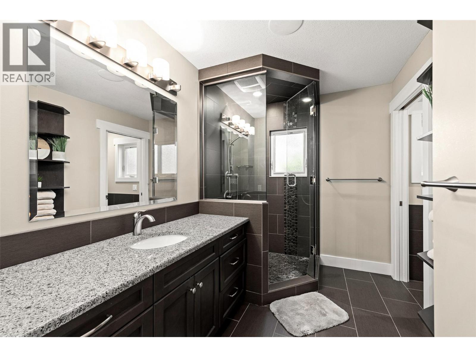 2968 Mabry Road, Lee Creek, British Columbia  V0E 1M4 - Photo 32 - 10400391