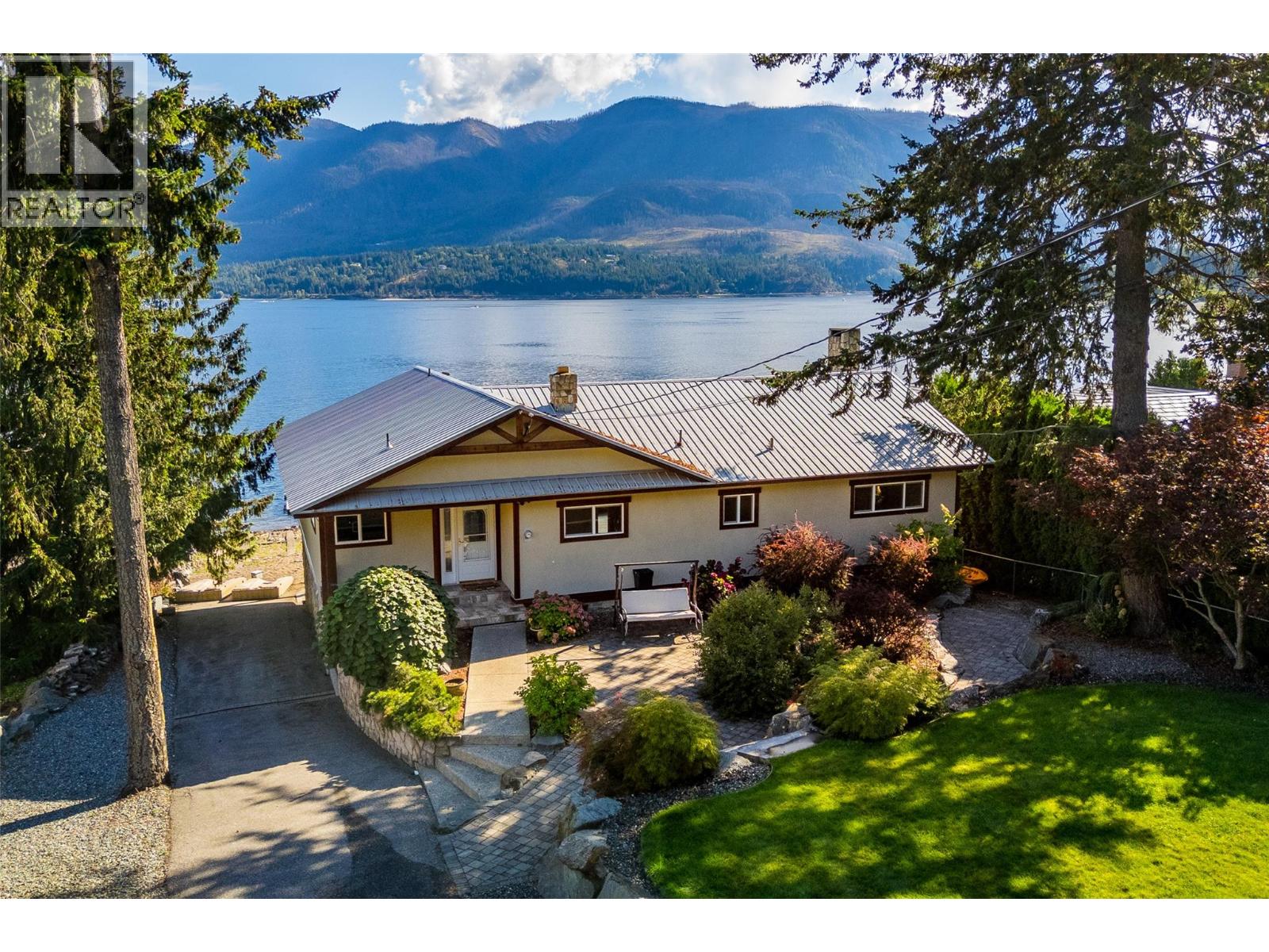 2968 Mabry Road, Lee Creek, British Columbia  V0E 1M4 - Photo 75 - 10400391