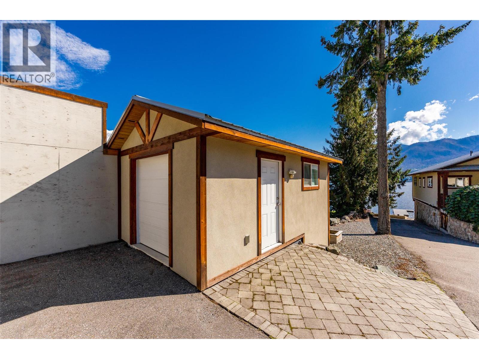 2968 Mabry Road, Lee Creek, British Columbia  V0E 1M4 - Photo 73 - 10400391