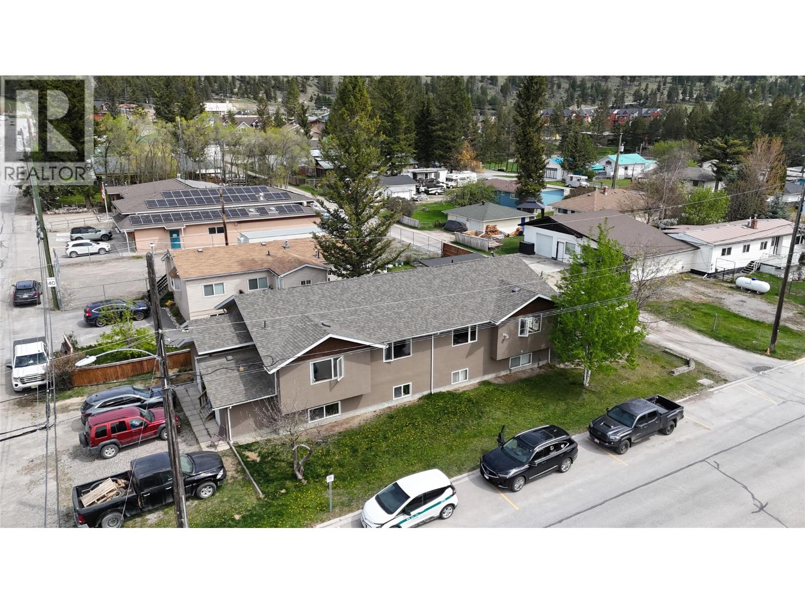 7506 COLUMBIA Avenue, Radium Hot Springs, British Columbia