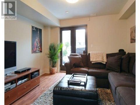 376 Lippincott Street, Toronto, Ontario  M5S 2P7 - Photo 4 - C13782972
